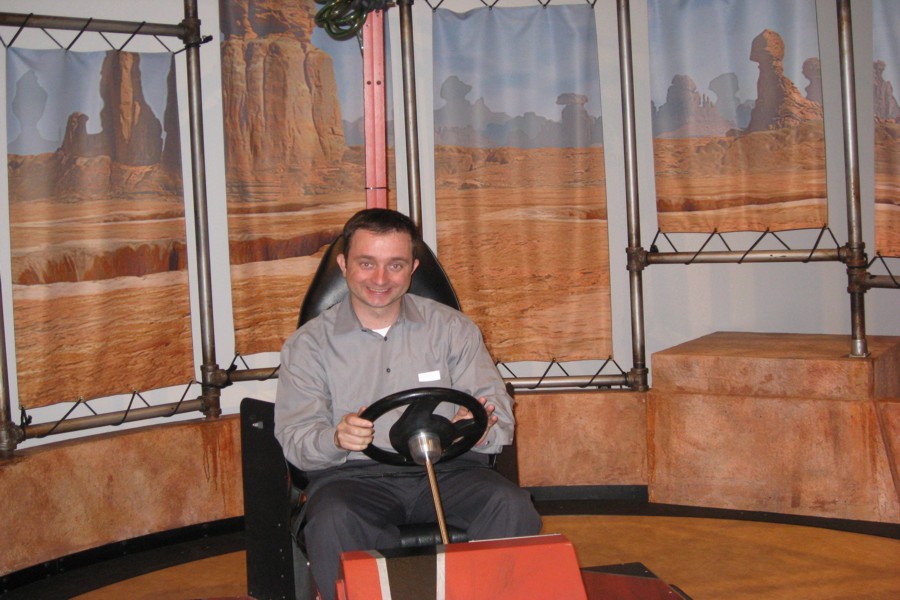 ../image/zach on hover craft 2.jpg